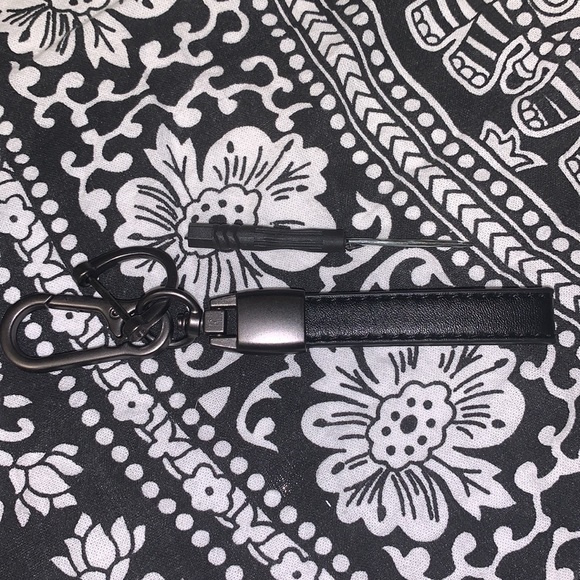 Infinity Keychain - Picture 4 of 5